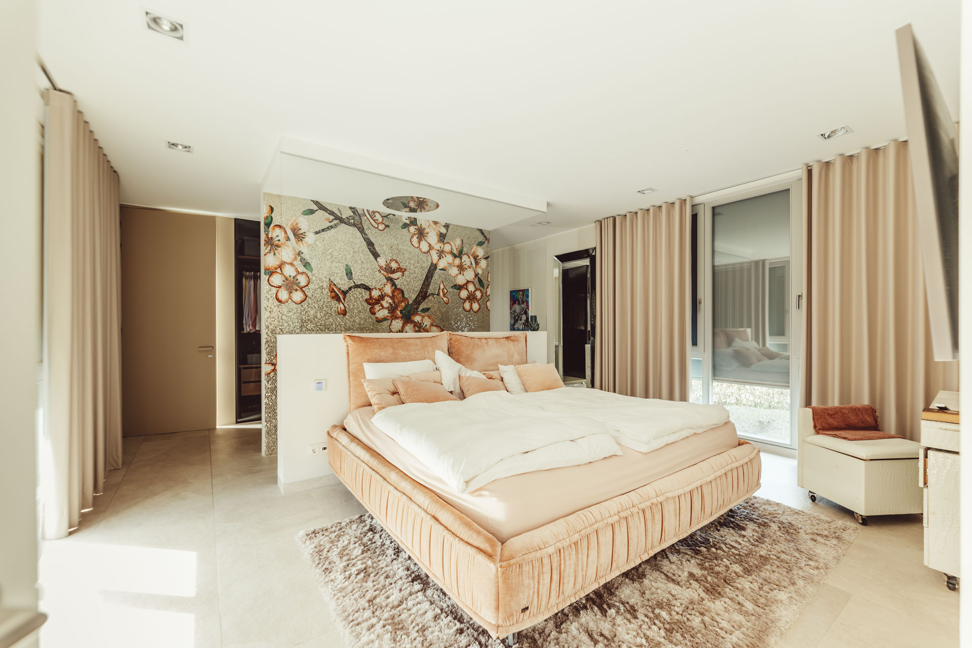 Villa-Ochogavia_unique_properties-1
